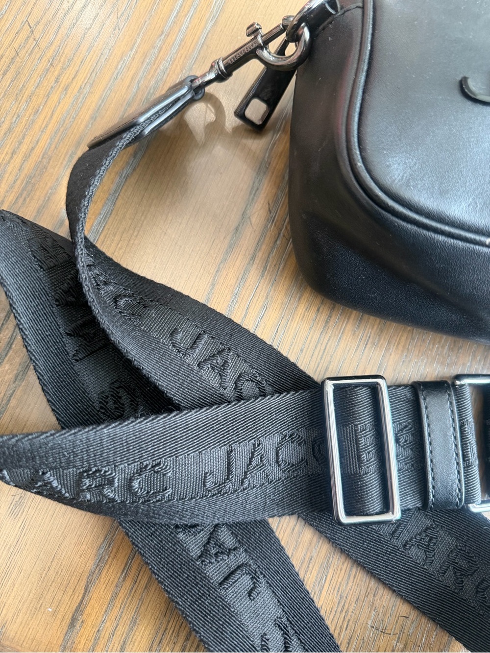 Marc Jacobs Black Leather Logo crossbody Bag - Picture 2 of 11